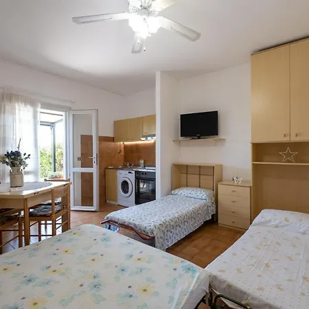 Monolocale Ingresso Indipendente Con Corte Esclusiva * Montemarciano